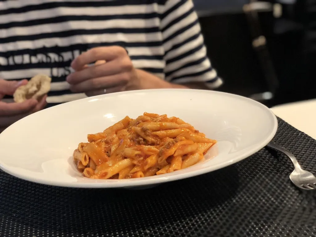 Patrick Plaggenborg_Hiru Saku_Gernika-Lumo_review