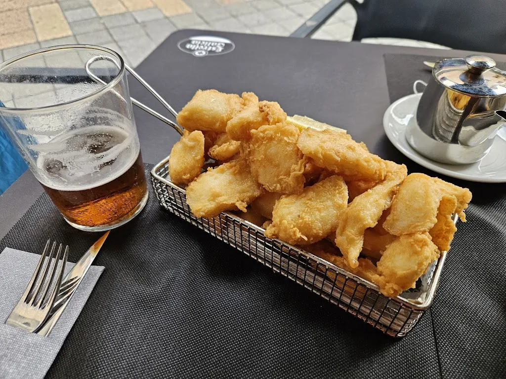 Alfredo Lange_Cuatro y Medio_Gernika-Lumo_review