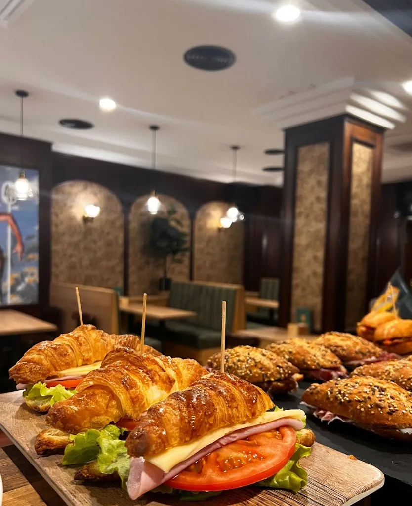 Cuatro y Medio_Gernika-Lumo_slider_image_2