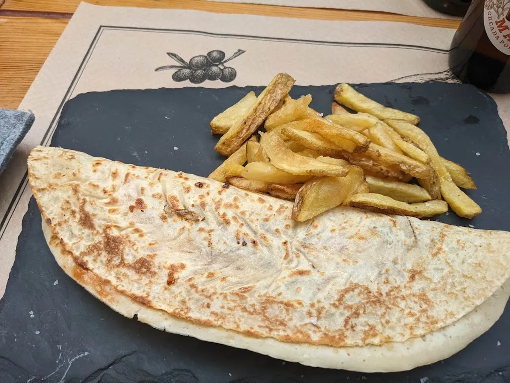 Robert Pomohaci_Cafe Kundera_Lezama_review