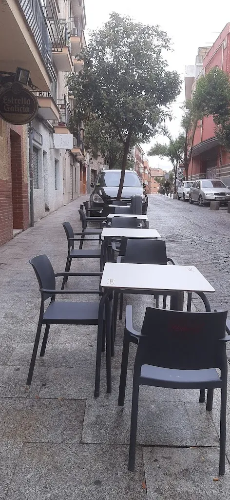 Bar Catracho Lezama restaurant in Lezama