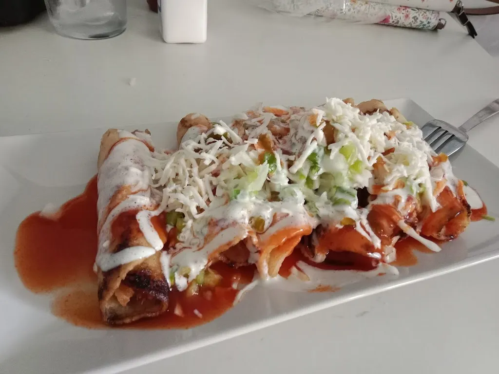 Bar Catracho Lezama_Lezama_slider_image_2