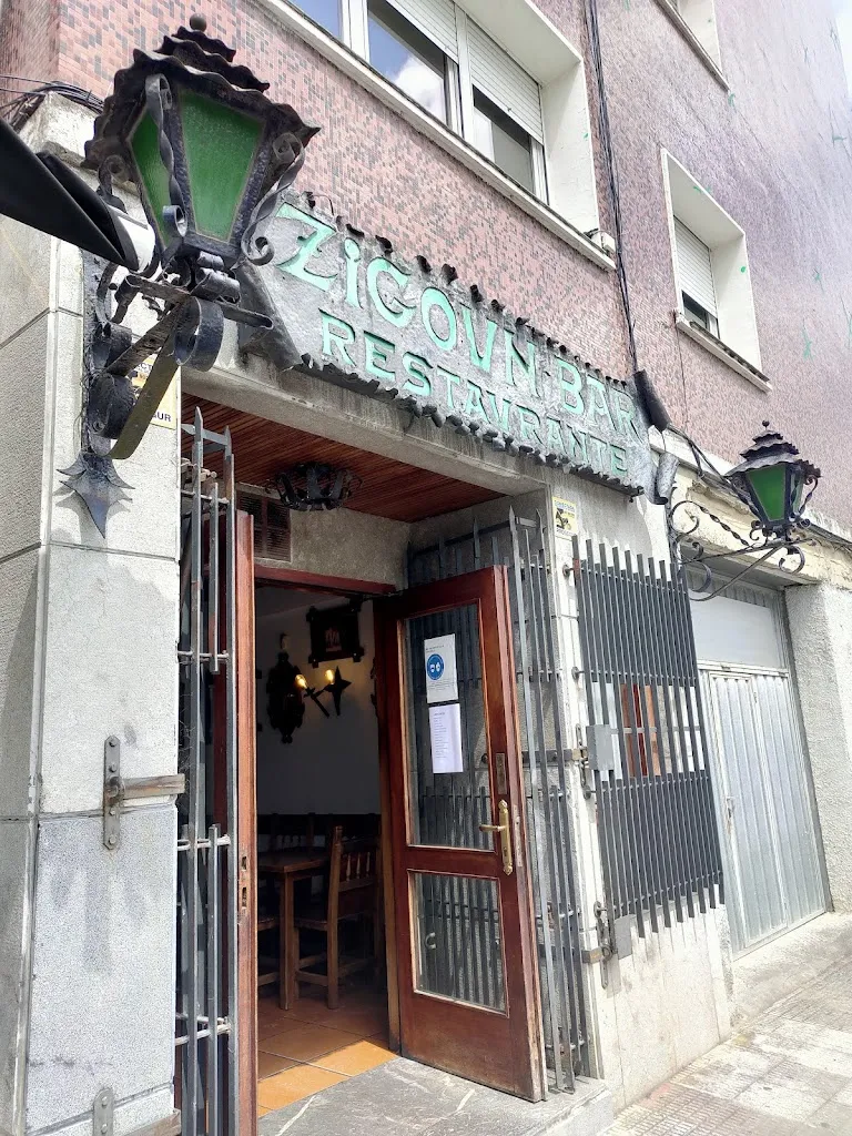 Zigoun Bar restaurant in Lezama