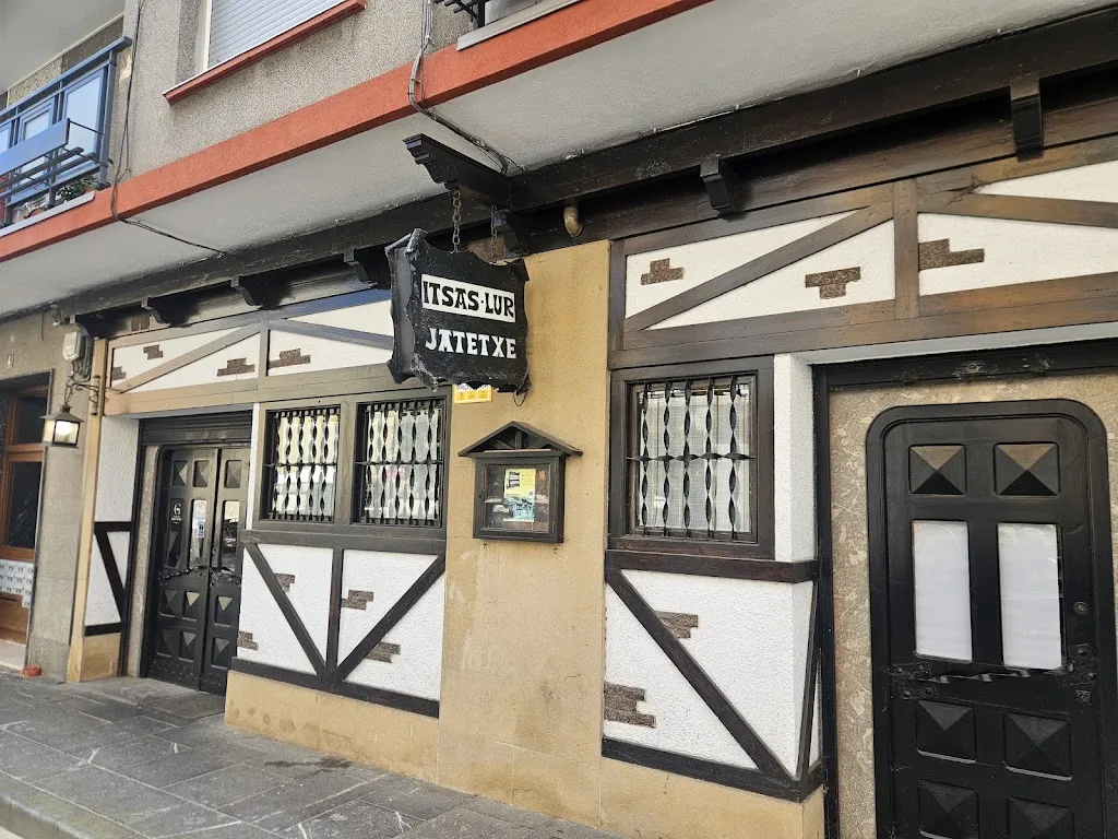 Itsas-Lur_Markina-Xemein_slider_image_3