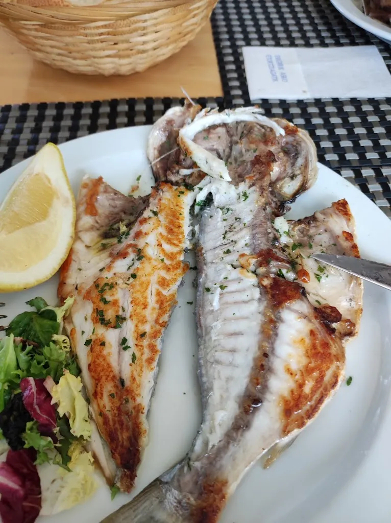 May Carpintero_Leioako Batzokia_Leioa_review