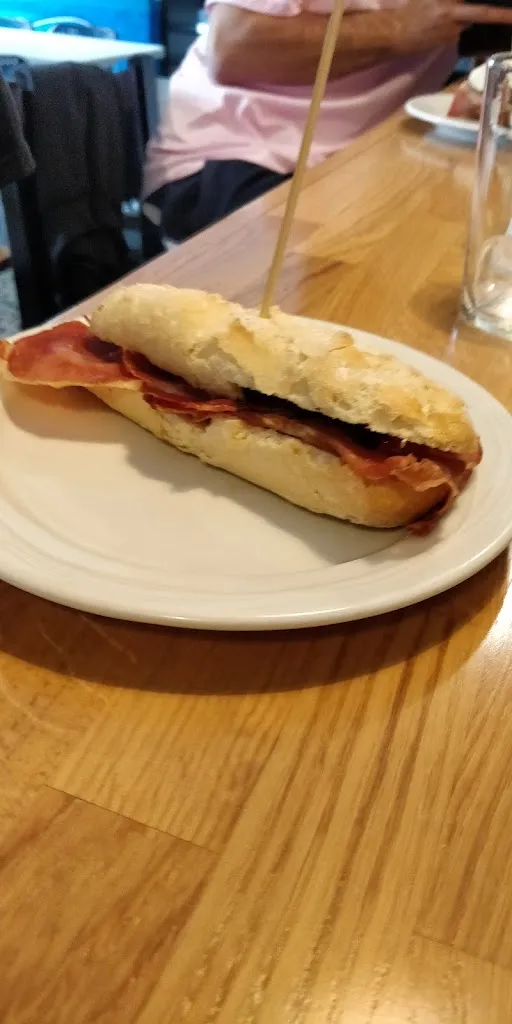 Adrio Made Disaster_Bar restaurante Txomin_Orozko_review