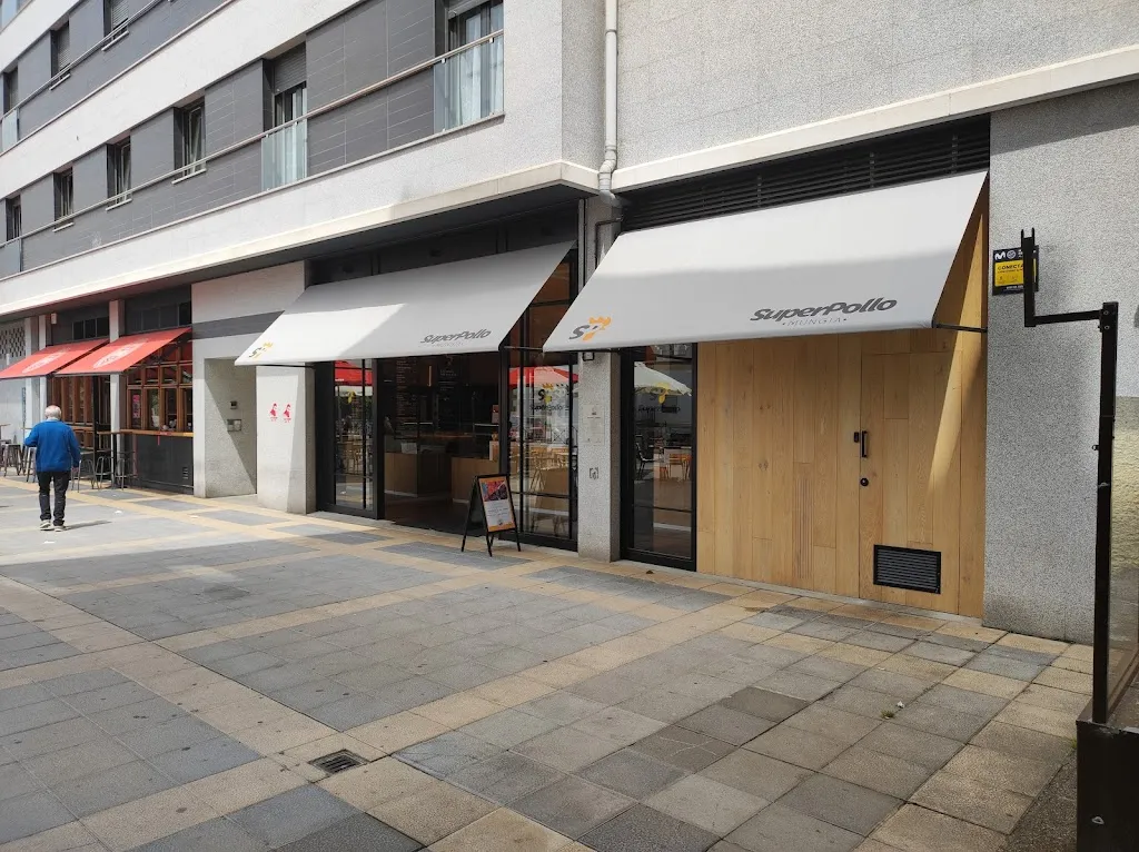 Eloy Rodrigo_SuperPollo Mungia_Mungia_recensione