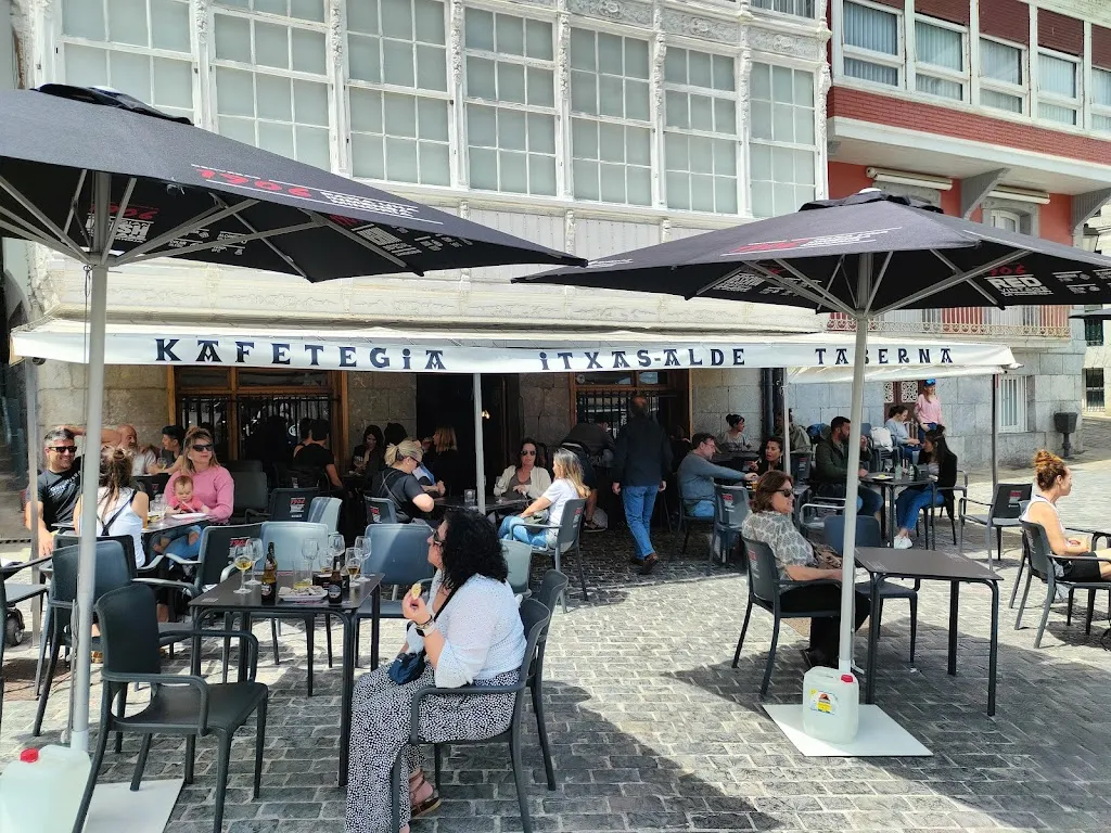 Itxas-Alde Taberna_Lekeitio_slider_image_1