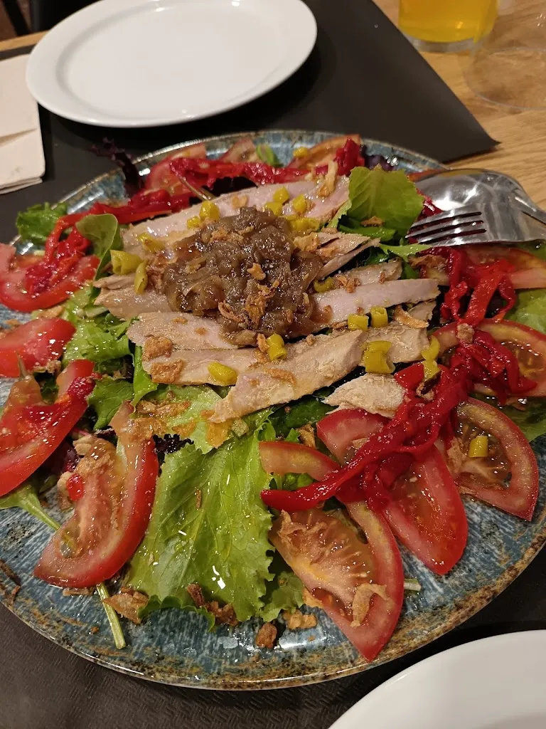 Oihana Milla Torio_Sopuertako Batzokia_Sopuerta_review