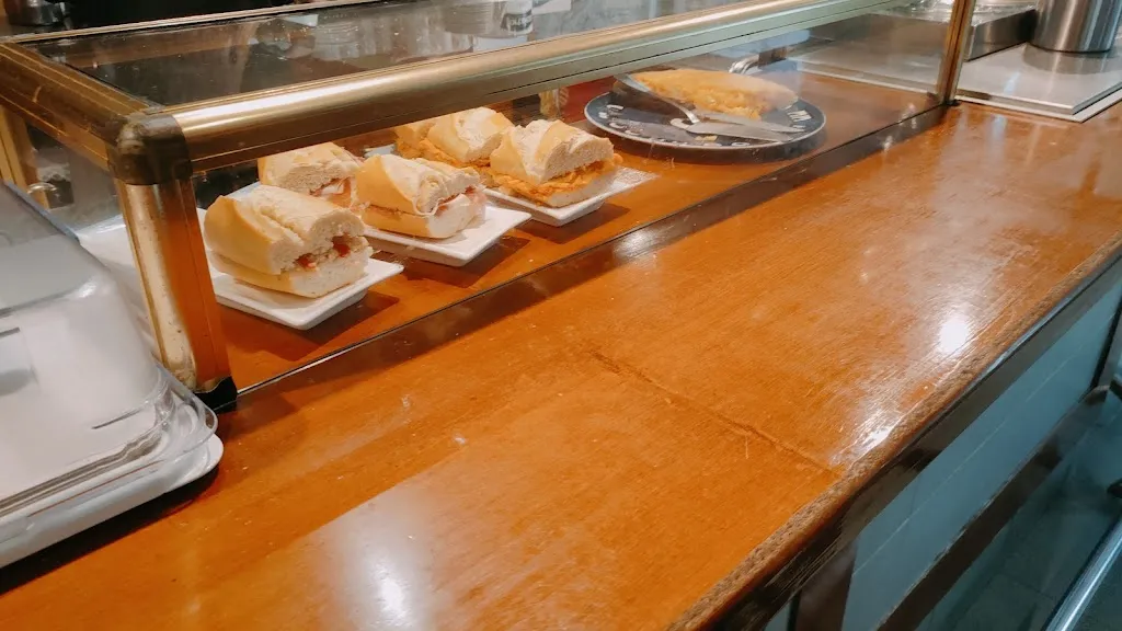 J. Sor_Lakaffe_Sopuerta_review