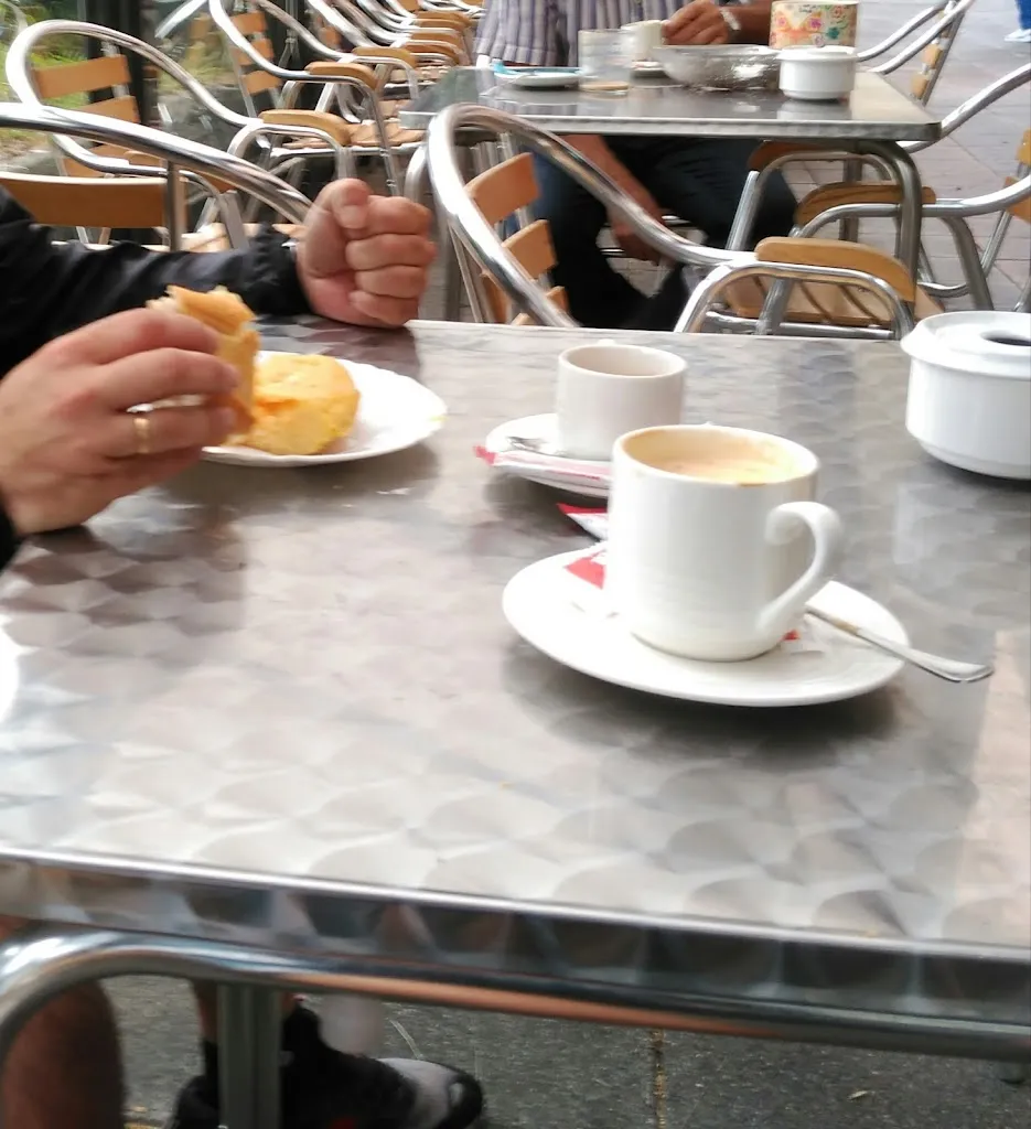 miguel de la calle_Lakaffe_Sopuerta_review