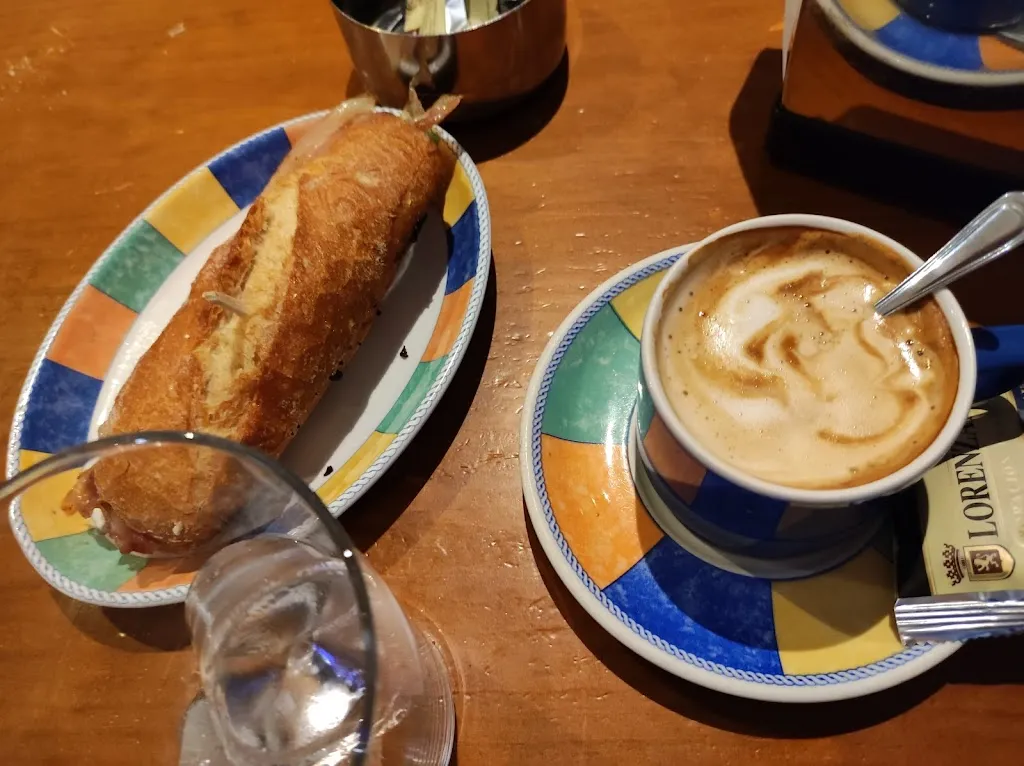 Pedro Bravo Palacios_Inhar Kafe_Sopuerta_review