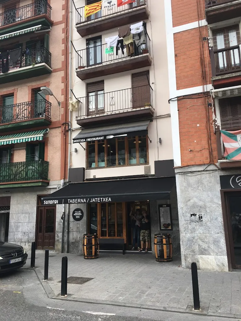 Benedikt Foit_Sutargi_Ondarroa_review