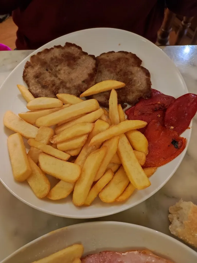 Gonzalo Irazabal_Maddi_Ondarroa_review