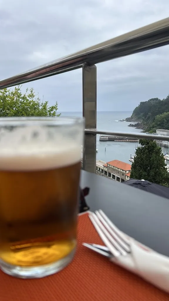 Mandy Gee_Goiti Behera_Ondarroa_review