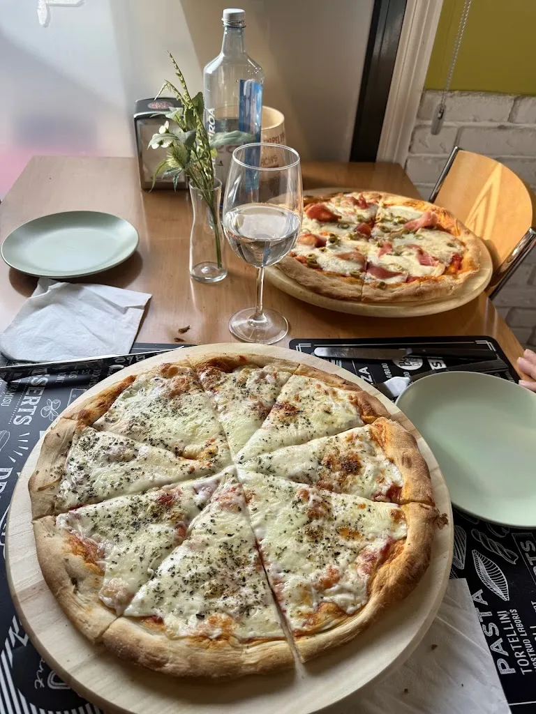 PIZZERÍA EL BULEVAR restaurant in Arzúa