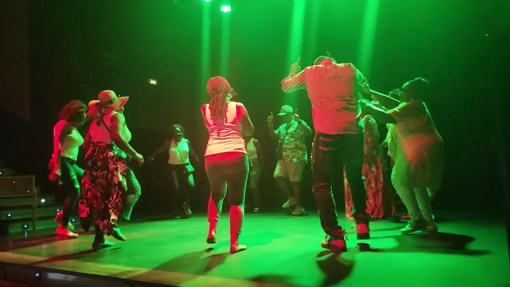 Shola Salako_BEIKOZINI_Ondarroa_review