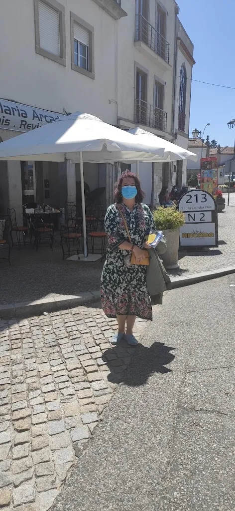 Ana Gamboa_Pastelaria Arcada - Neves, Santos & Carvalho, Lda._Santa Comba_review