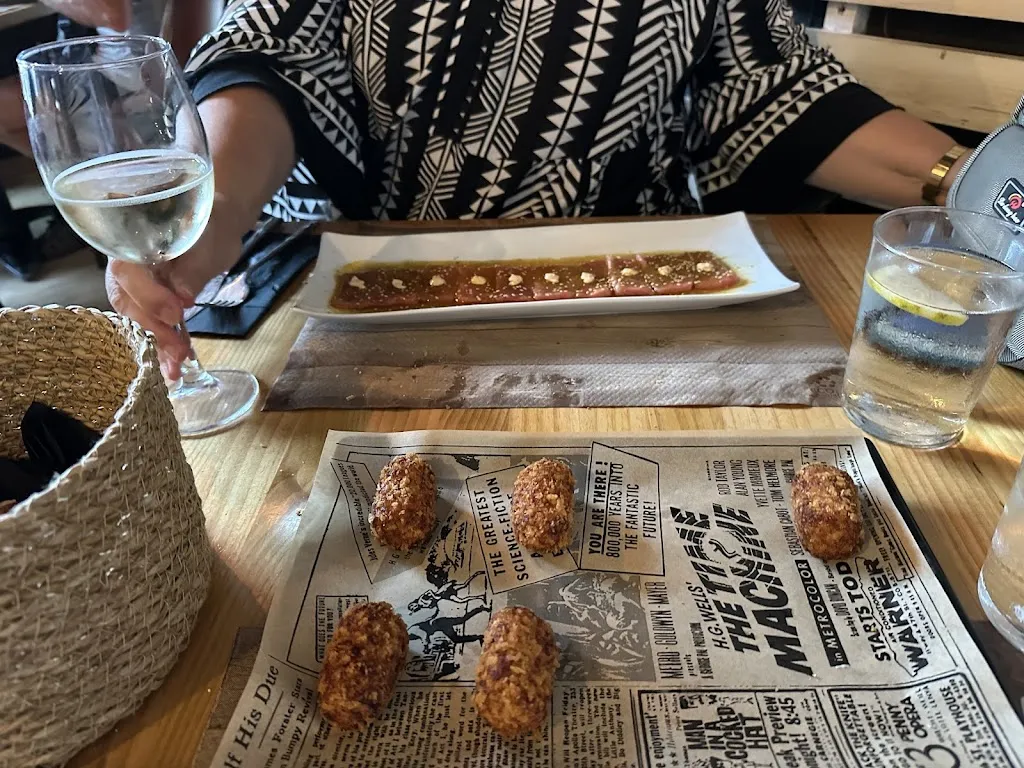 jorgen endert_TX-Irlatxo Bar_Ondarroa_review