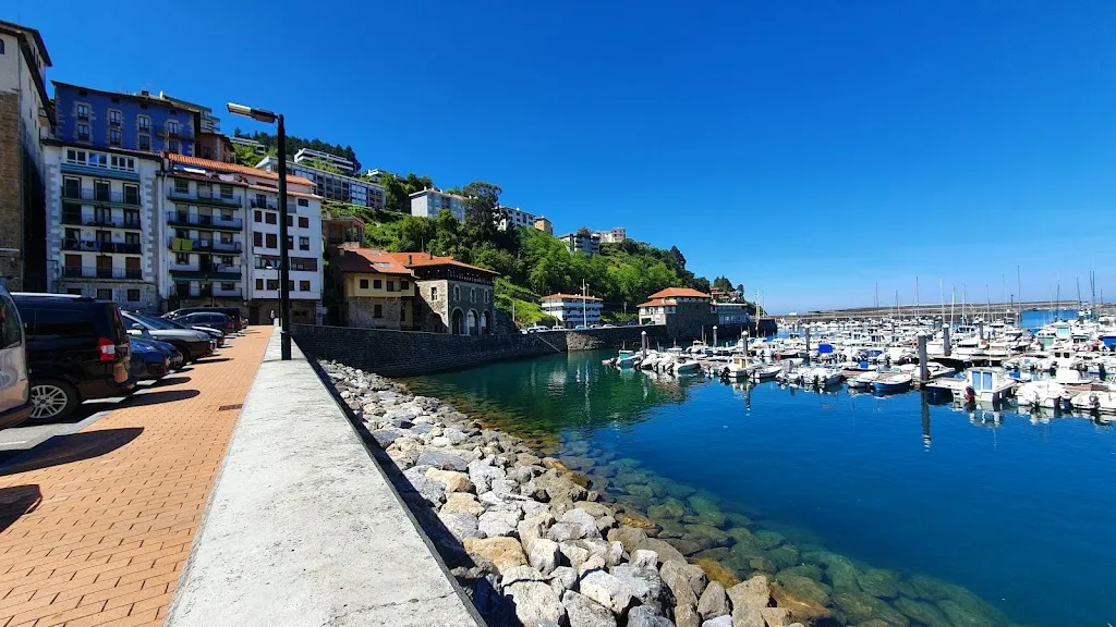 Kevin Dawes_TX-Irlatxo Bar_Ondarroa_review