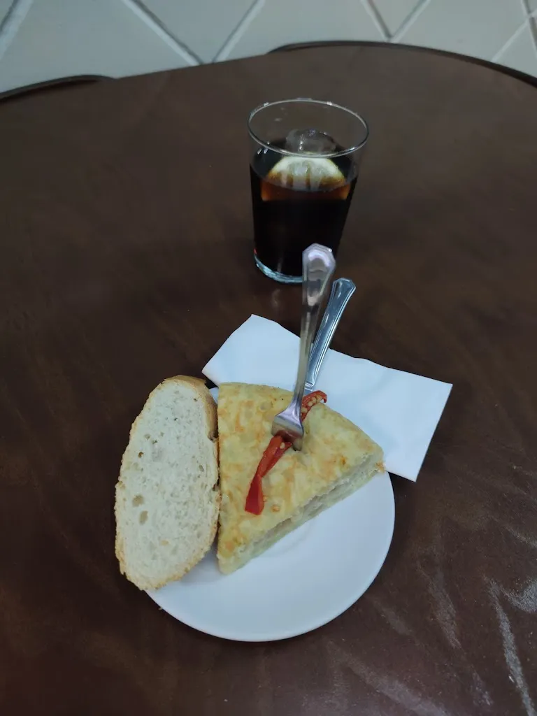 Jon Guerra_Bar Lainoa_Ugao-Miraballes_review