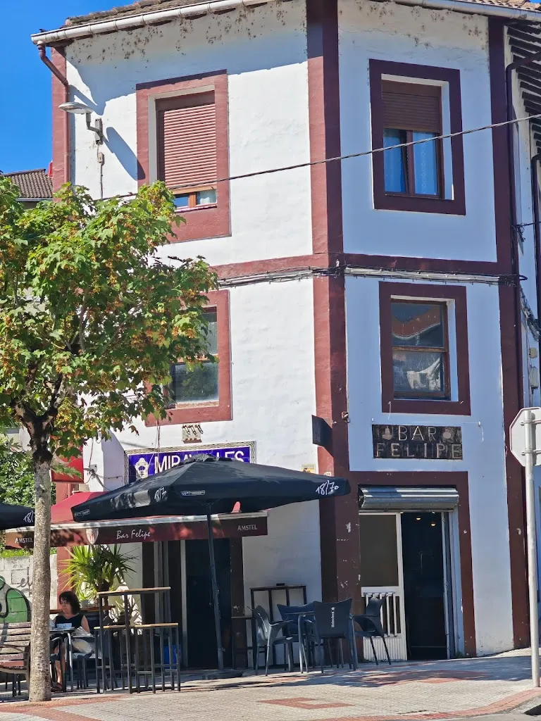 Felipe taberna_Ugao-Miraballes_slider_image_2