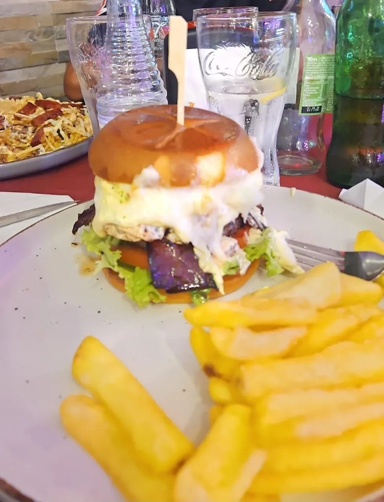 Karen Aylin Pérez_la avenida_Portugalete_review