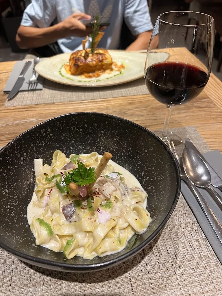 Yoana Stamenova_Garbatella_Portugalete_review