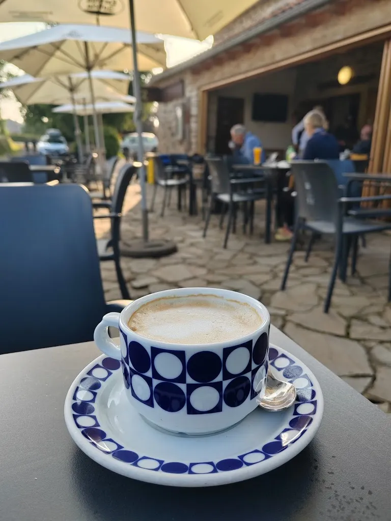 Tereza Zárubová_Casa Calzada_Arzúa_review