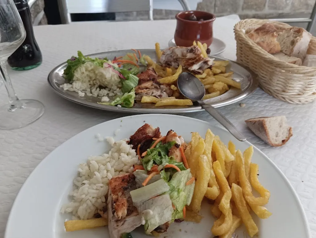 Casa Tomaz Café & Restaurante ristorante a Santa Comba