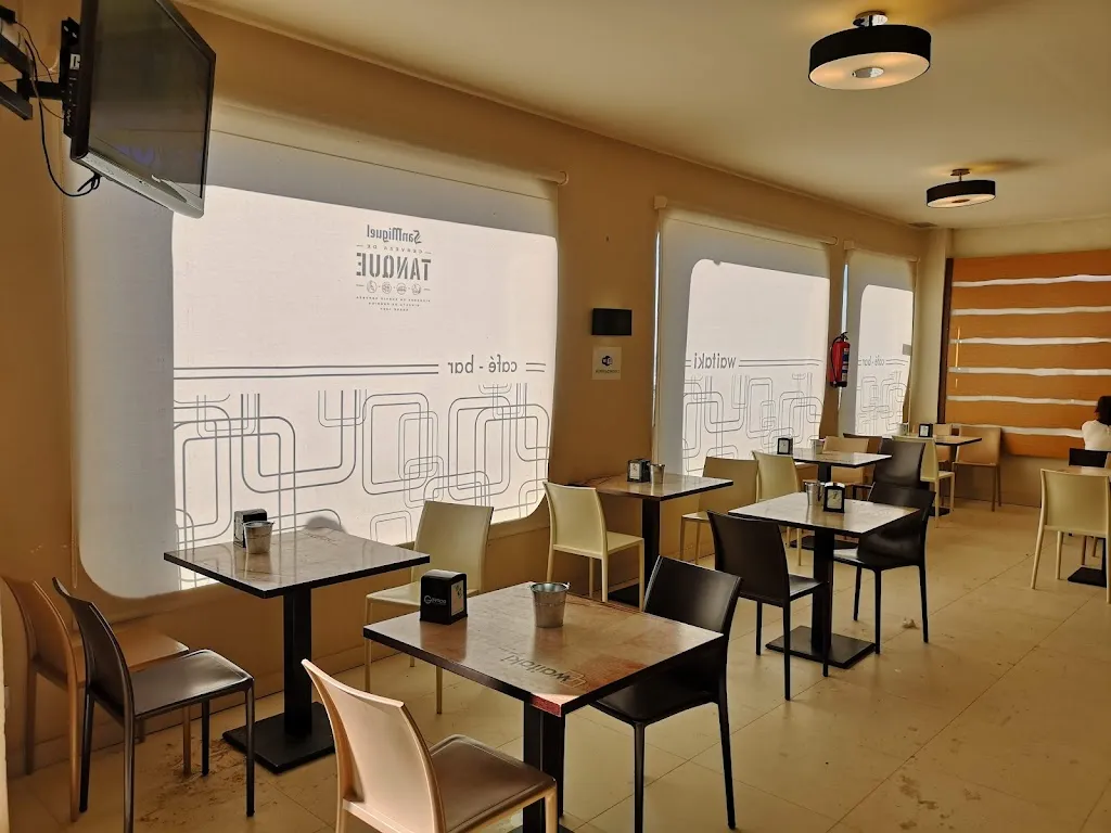 Cafe Bar Waitaki ristorante a Zierbena