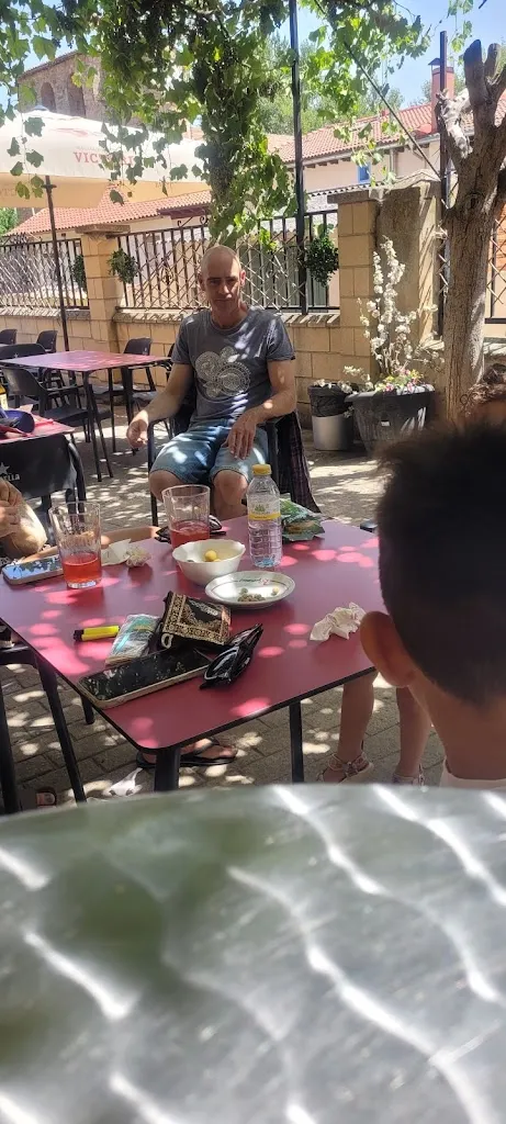 Ismael Couso_Bar Restaurante de Orlando_Aguas Cándidas_review