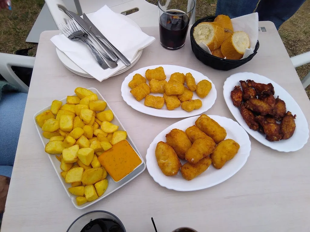 Cesar P._Bar-Restaurante Las Piscinas_Aguas Cándidas_review