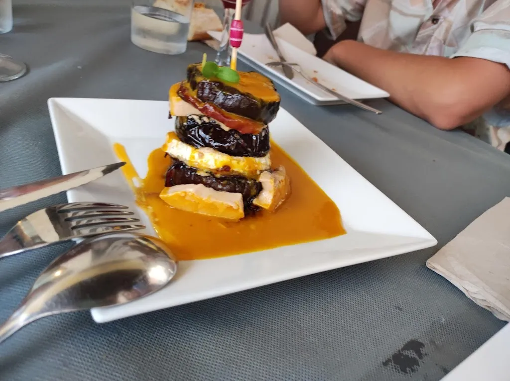 Menu_Restaurante Blanco y Negro_Aguas Cándidas_image_6