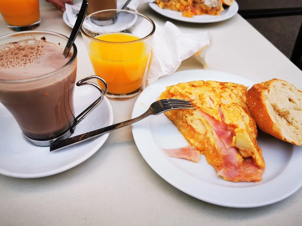 Jurgi Trevilla_Trapagarango Batzokia_Valle de Trápaga-Trapagaran_review