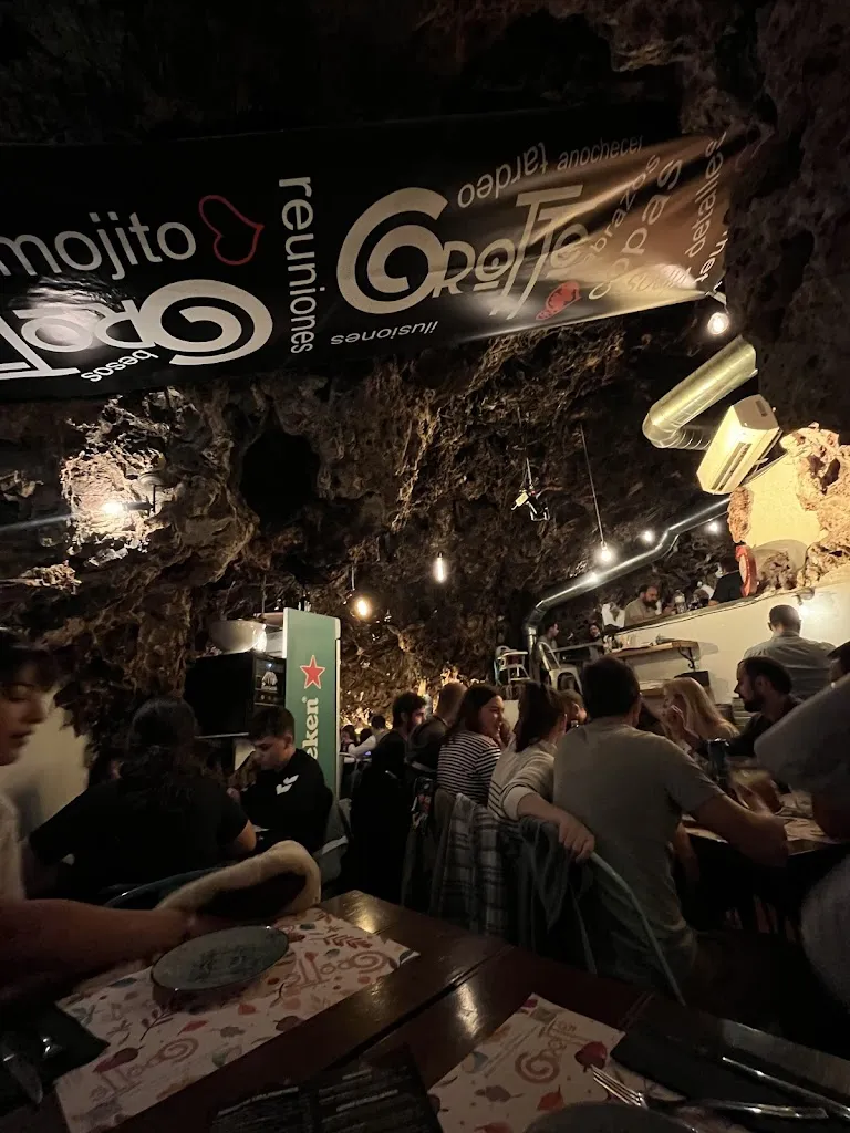 Chrisleah Andrade_Grotte del Huécar_Anguix_review