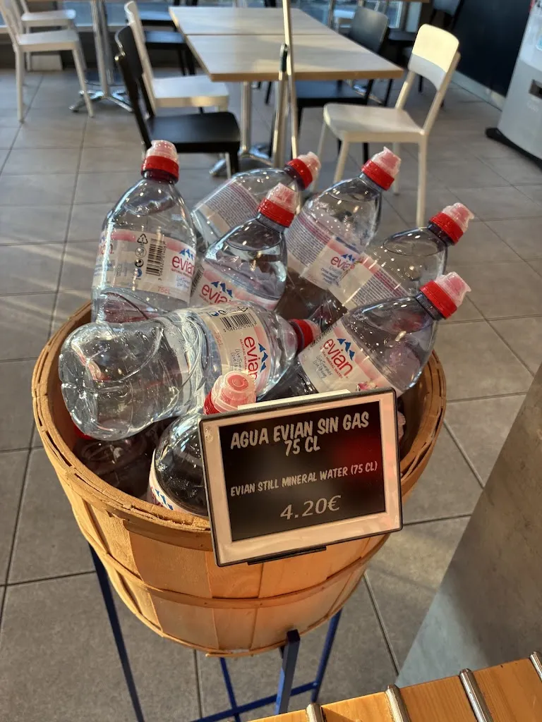 Joe Bloggs_Área de Servicio Desfiladero La Pausa - Sentido Norte_Ameyugo_review