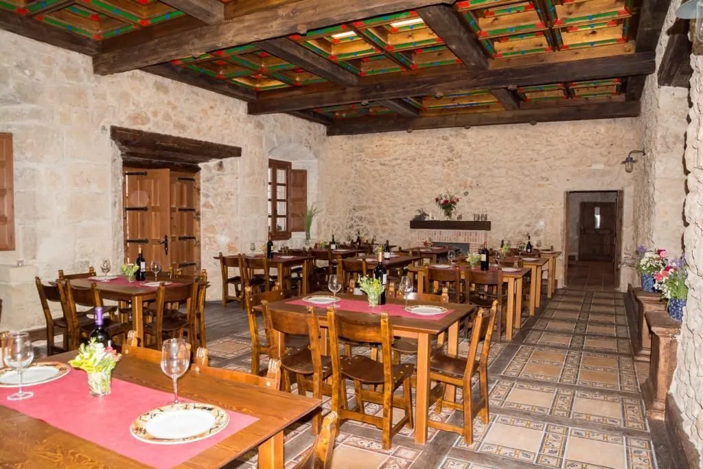 Palacio de Alcubilla restaurant in Arandilla