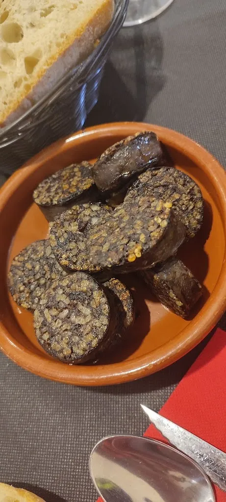 Víctor Roncero Manzano_Bar Restaurante Las campanas . Cantina de Quintanapalla_Alcocero de Mola_review