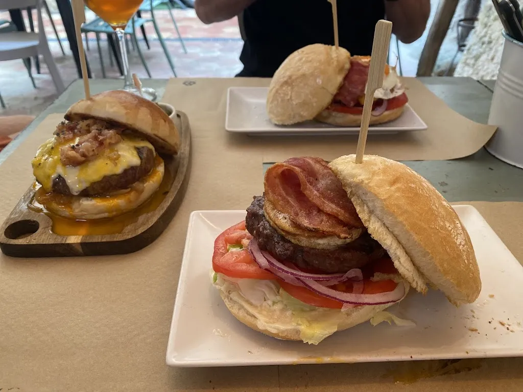 Tresina Baines_La Rústica Caravan-Bar_Alcocero de Mola_recensione