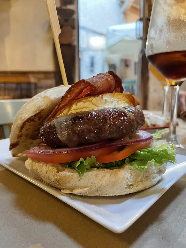 Collin Clark_La Rústica Caravan-Bar_Alcocero de Mola_recensione