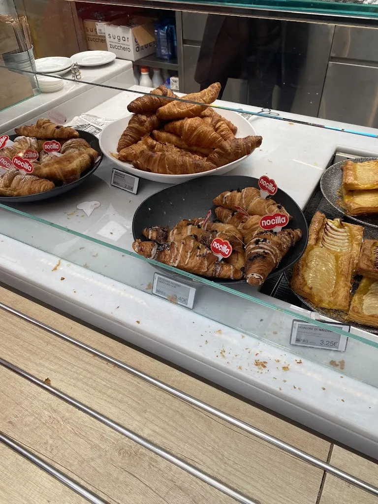 cesar martin_Área de Servicio Quintanapalla Airea_Alcocero de Mola_review