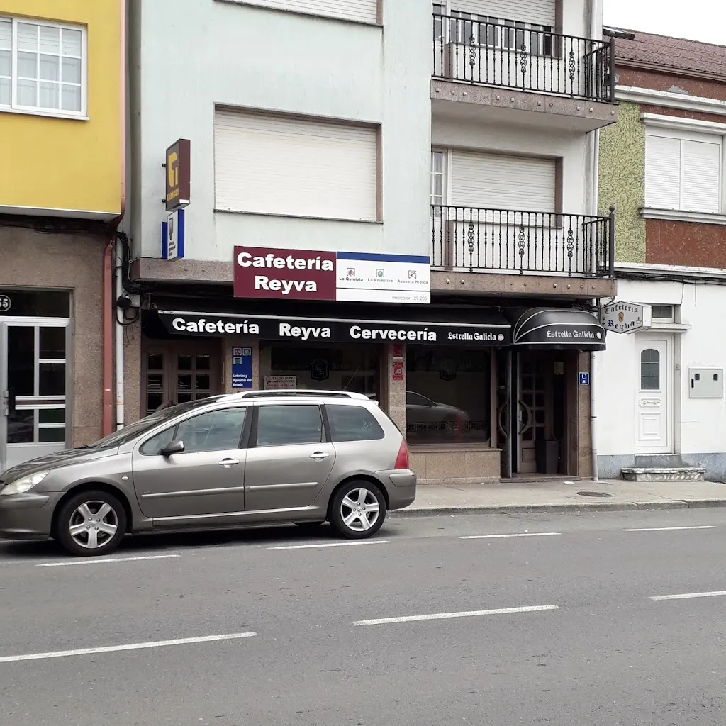 Cafeteria REYVA restaurant in Val do Dubra