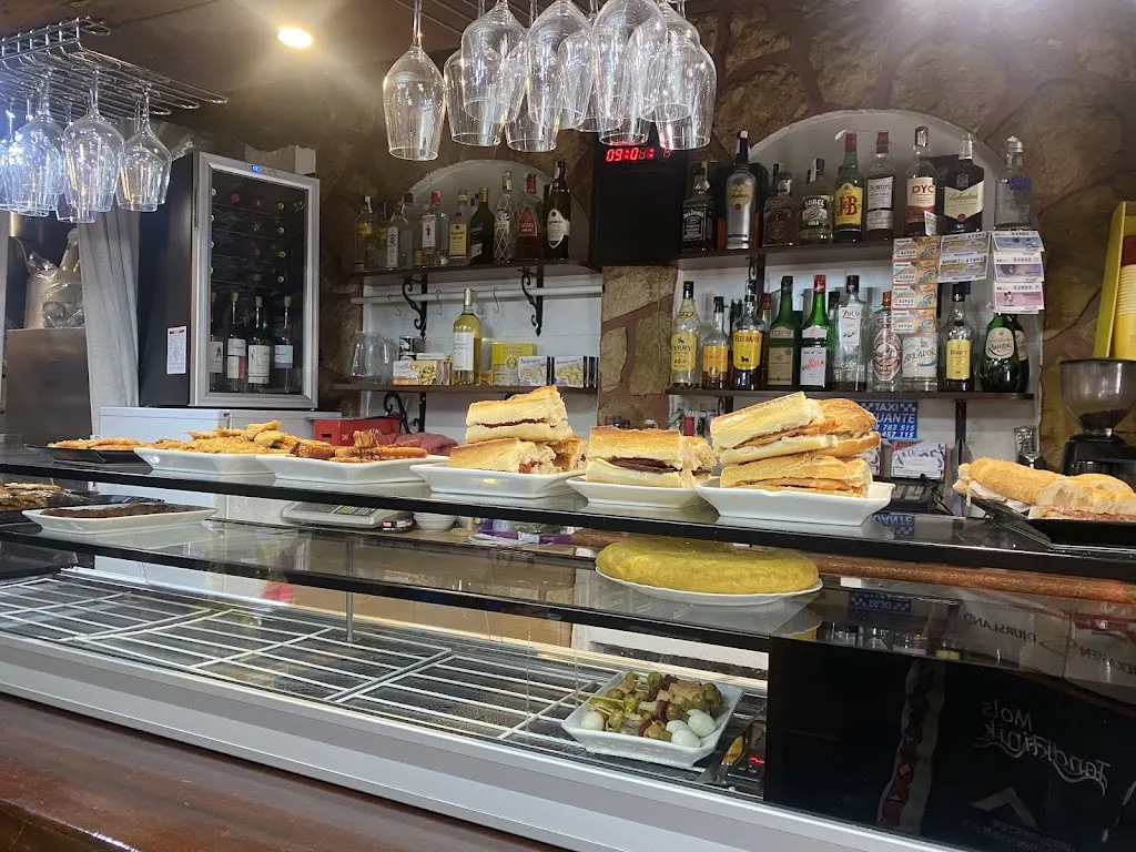 Martin Ehrensvärd_Nuevo Meson Alba_Alcocero de Mola_review