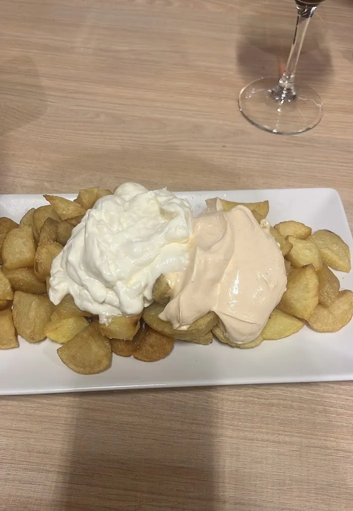 Rebeca Alcalde Pérez_LA CORONA Restaurante - Area Las Quintanillas_Balbases Los_review