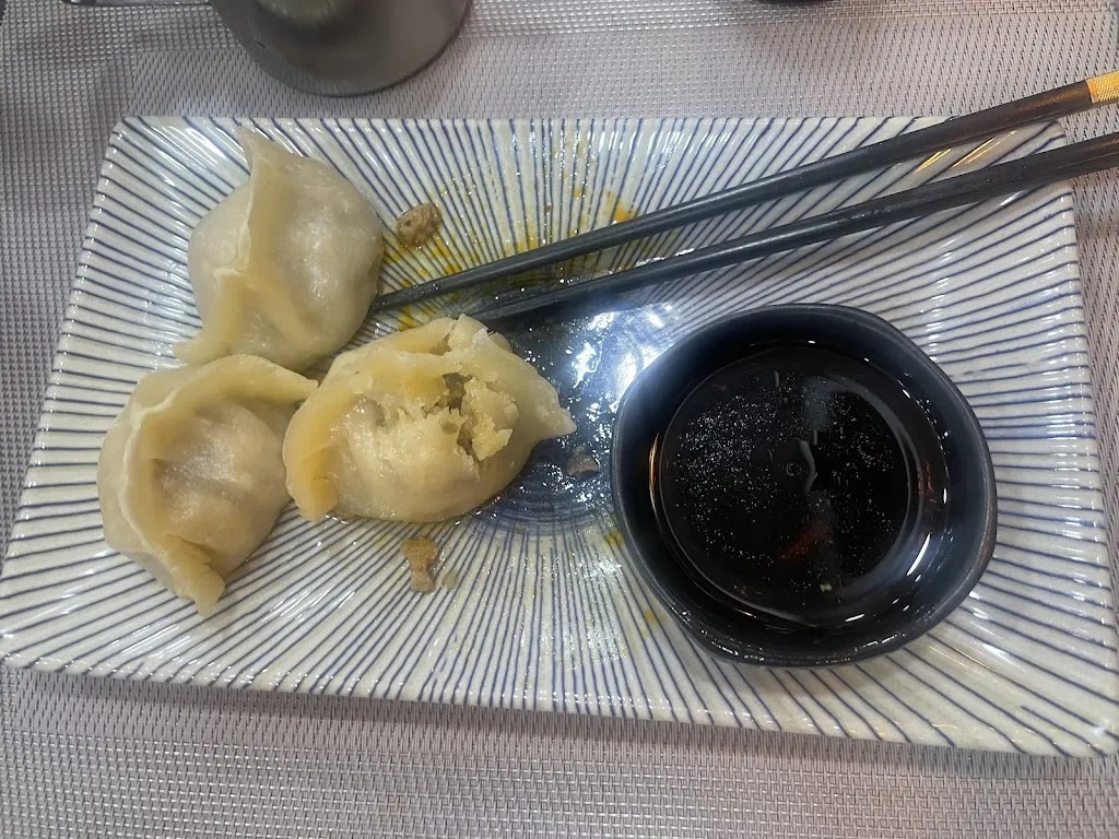 Daniel S_Lucky Dumpling & Sushi Las Rosas_Arcos_review