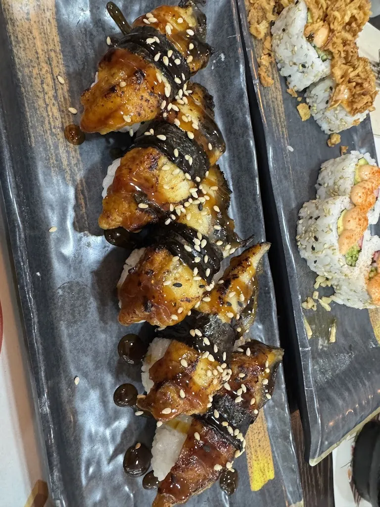 Ferdinand Vykoukal _Lucky Dumpling & Sushi Las Rosas_Arcos_review