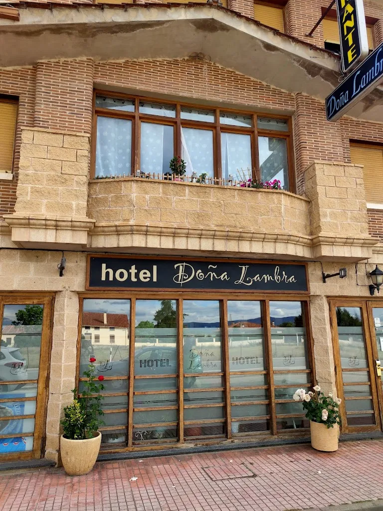 Hotel Doña Lambra restaurant in Barbadillo del Mercado