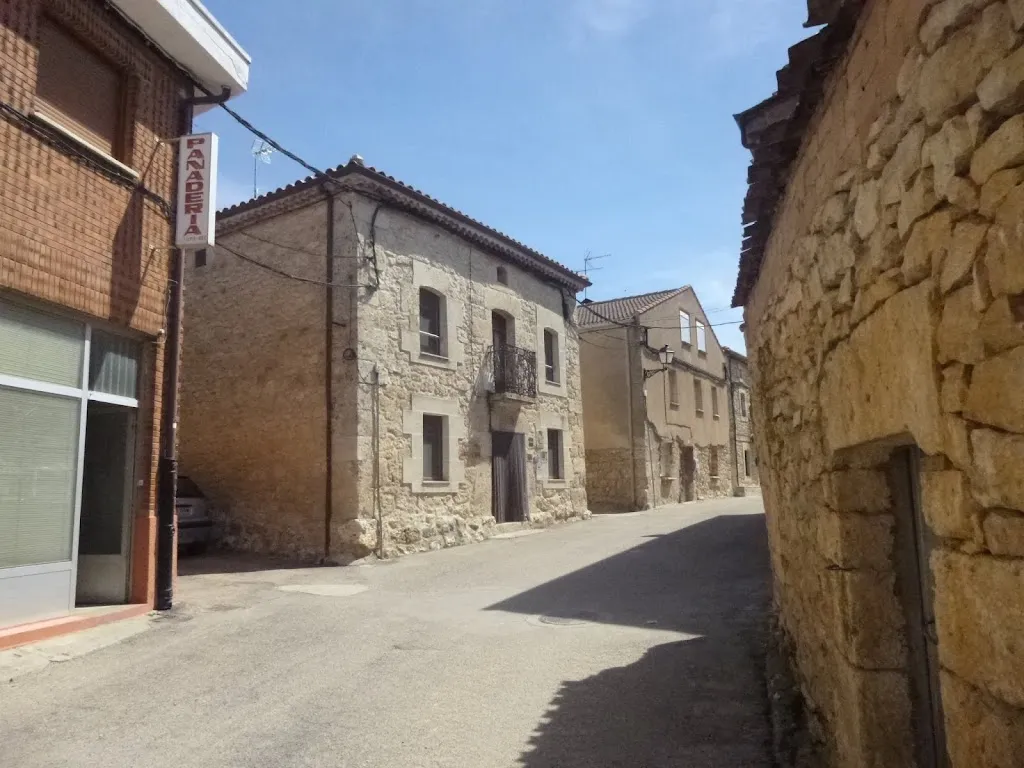 Bar los Arcos Tubilla del Lago restaurant in Baños de Valdearados