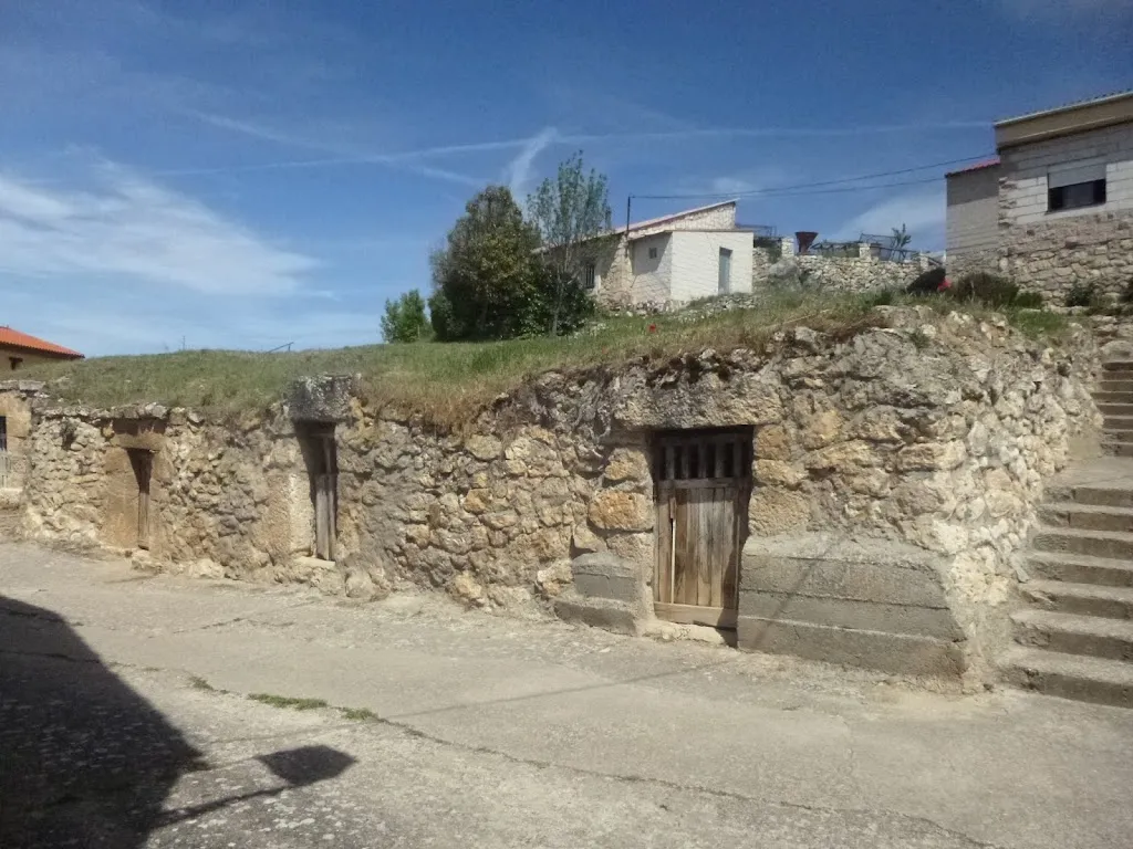Bar los Arcos Tubilla del Lago_Baños de Valdearados_slider_image_3